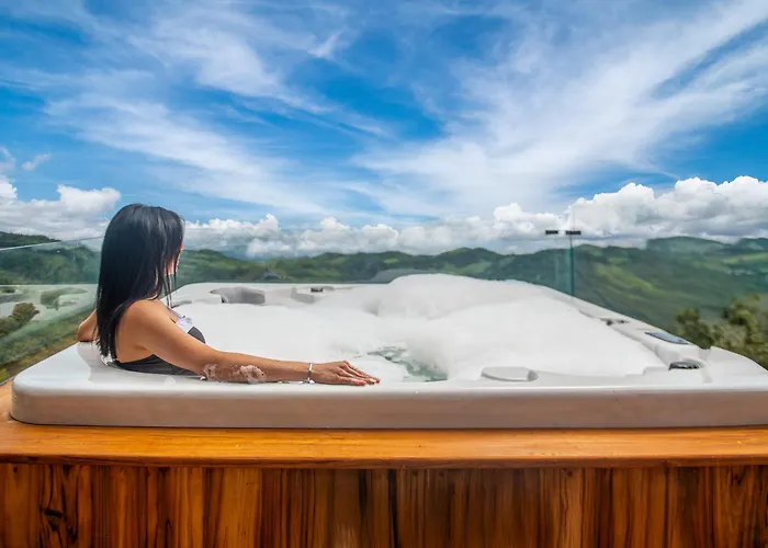 Aves Monteverde Eco Con Jacuzzi Holiday home